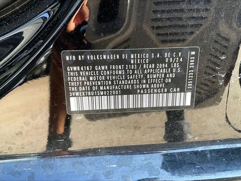 Used 2025 Volkswagen Jetta SE FWD image 30