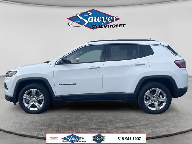 Used 2023 Jeep Compass Latitude AWD/4WD image 2