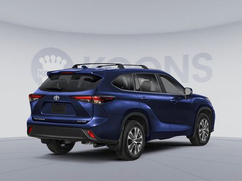 New 2026 Toyota Highlander XLE AWD/4WD image 2