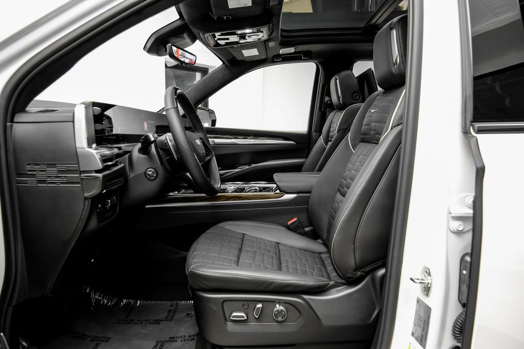 Used 2025 Cadillac Escalade Sport Platinum AWD/4WD image 8