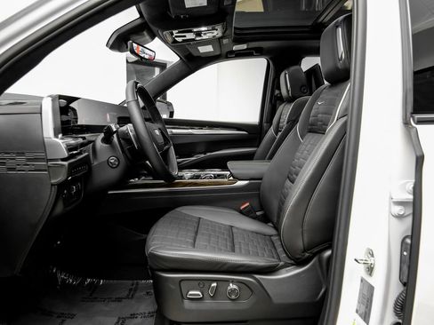 Used 2025 Cadillac Escalade Sport Platinum AWD/4WD image 8