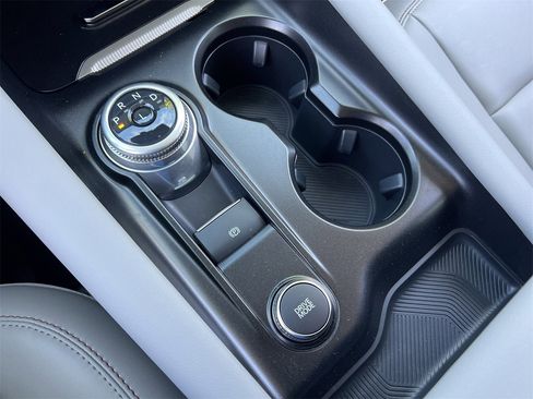 New 2025 Ford Explorer Active w/ Active Comfort Package image 8