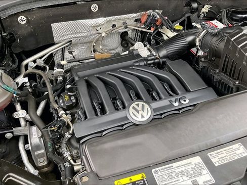 Used 2023 Volkswagen Atlas SEL R-Line AWD/4WD image 11