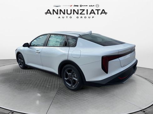 New 2025 Kia K4 LXS FWD image 3