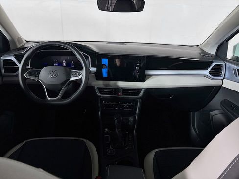 New 2025 Volkswagen Taos SE image 12