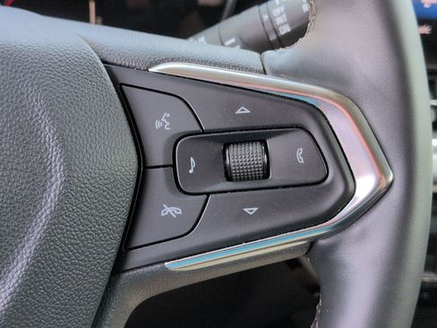 Used 2025 Chevrolet Trax LT w/ LT Convenience Package image 20