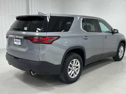 Used 2023 Chevrolet Traverse LS w/ Safety Package FWD image 5