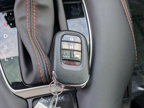 Used 2025 Honda HR-V Sport image 35