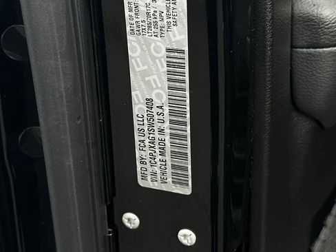 Used 2025 Jeep Wrangler Willys image 28