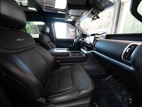 Used 2025 Ford Expedition Platinum w/ Stealth Performance Package AWD/4WD image 27