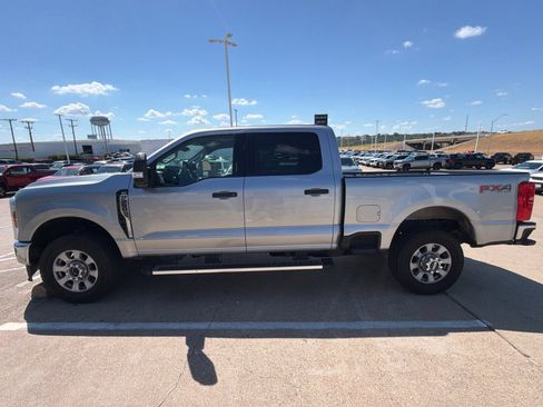 Used 2024 Ford F250 XLT w/ FX4 Off-Road Package AWD/4WD image 2