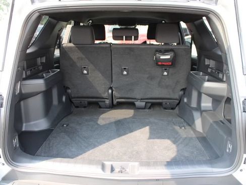 Used 2025 Toyota 4Runner SR5 AWD/4WD image 21