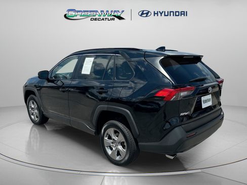 Used 2024 Toyota RAV4 XLE FWD image 6