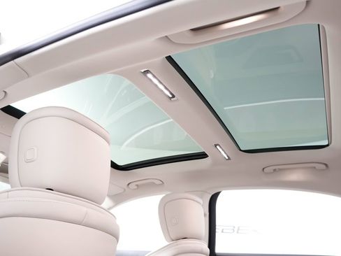 Certified 2022 Mercedes-Benz S 500 4MATIC image 18