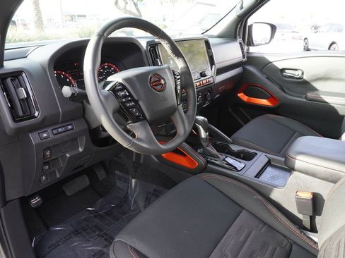 Used 2025 Nissan Frontier Pro-X image 16