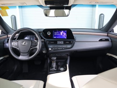 Used 2023 Lexus ES 350 w/ Premium Package image 15