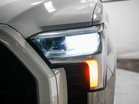 Used 2022 Toyota Tundra SR5 image 4