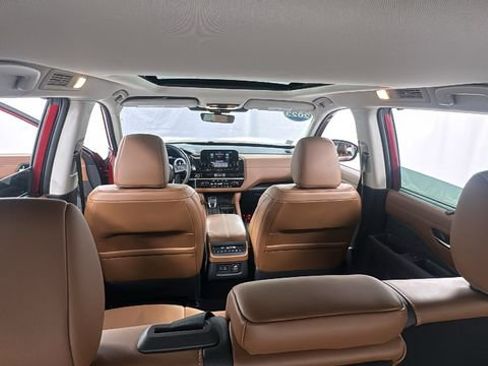 Certified 2023 Nissan Pathfinder Platinum w/ Cargo Package image 18