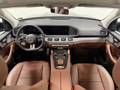 Used 2026 Mercedes-Benz GLS 450 4MATIC image 31