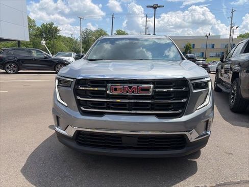 Used 2025 GMC Acadia Elevation w/ Elevation Premium Package AWD/4WD image 6