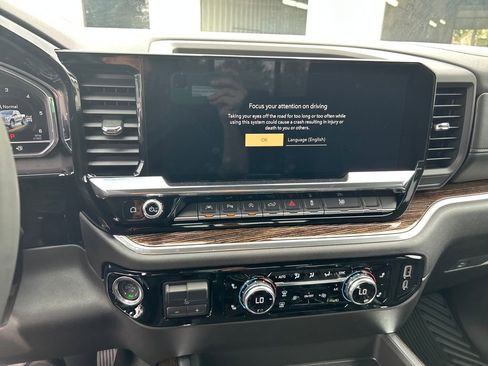 New 2025 GMC Sierra 1500 Elevation w/ Preferred Package image 18