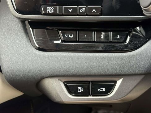 Used 2025 Lexus RX 450h Luxury w/ Convenience Package image 22