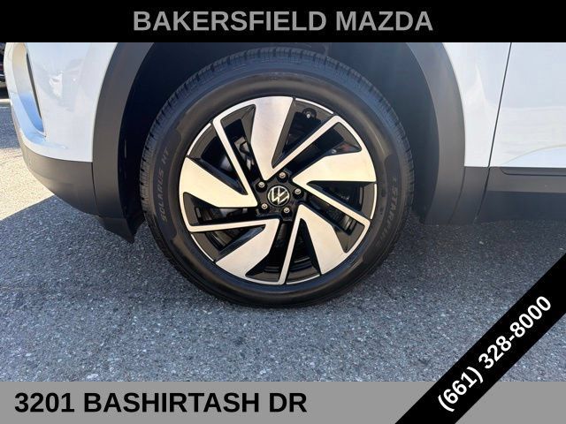 Used 2024 Volkswagen Atlas SE AWD/4WD image 9