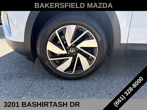 Used 2024 Volkswagen Atlas SE AWD/4WD image 9