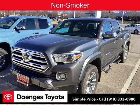 Used 2018 Toyota Tacoma Limited image 2