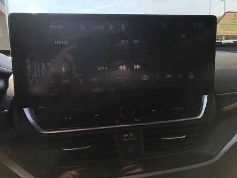 Used 2024 Nissan Altima 2.5 SR w/ SR Premium Package FWD image 16