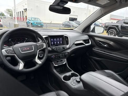 Used 2023 GMC Terrain SLT w/ Infotainment Package II FWD image 11