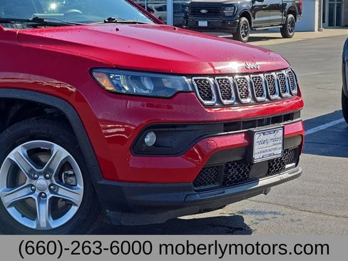 Used 2024 Jeep Compass Latitude AWD/4WD image 60
