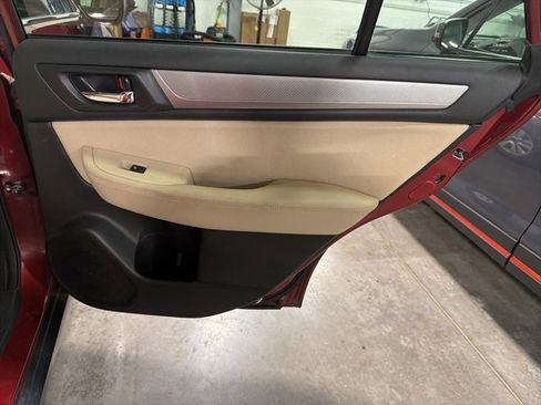 Used 2017 Subaru Outback 2.5i Premium image 14
