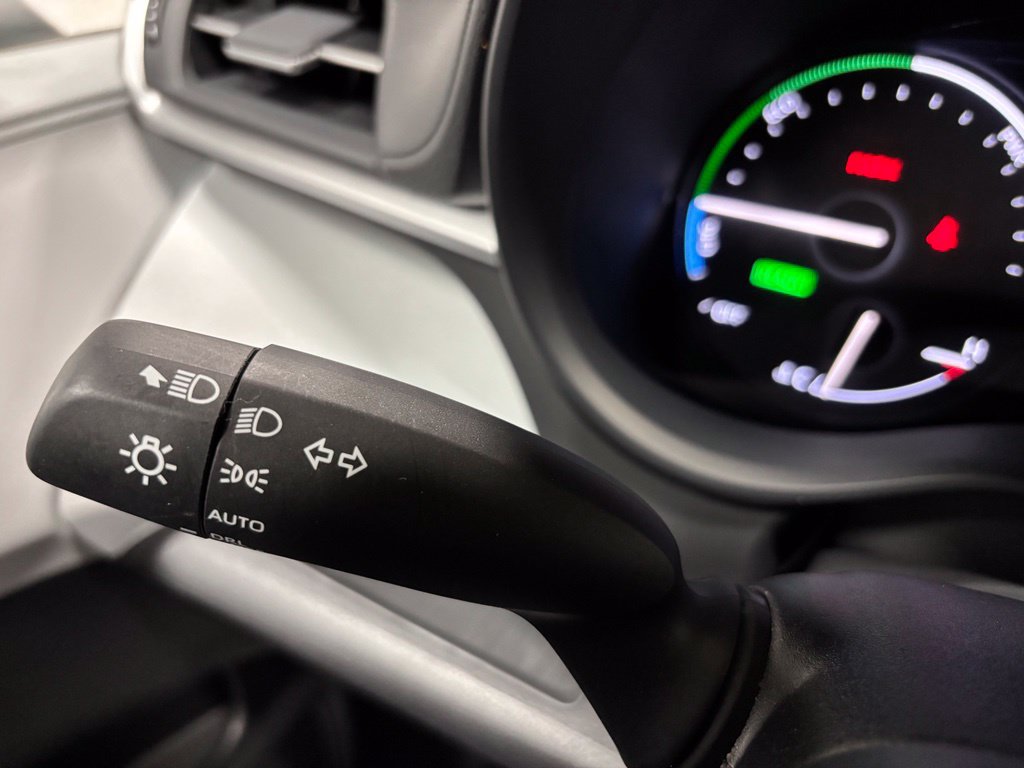 Used 2026 Toyota Sienna LE FWD image 21