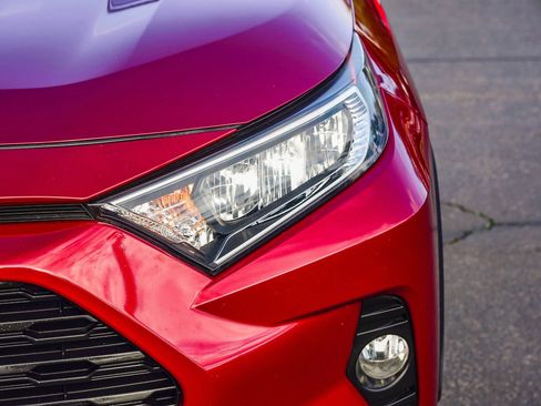 Certified 2019 Toyota RAV4 XLE image 12