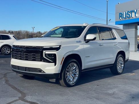 Used 2025 Chevrolet Tahoe High Country w/ LPO, Illumination Package image 3