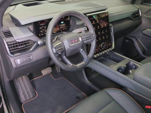 Used 2024 GMC Acadia AT4 w/ Luxury Package AWD/4WD image 9