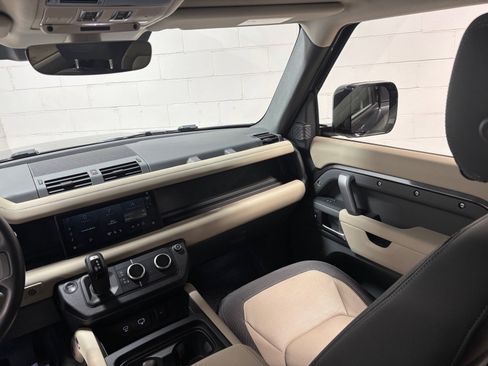 Used 2024 Land Rover Defender 110 X-Dynamic SE AWD/4WD image 36