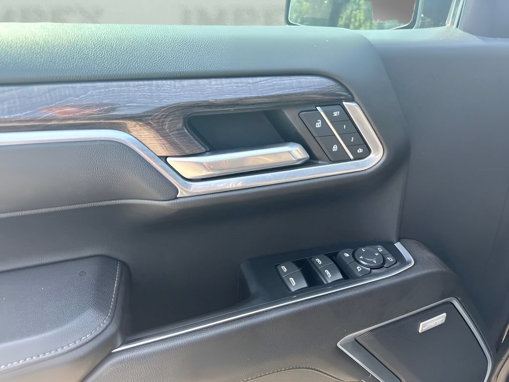 Used 2023 Chevrolet Silverado 1500 LTZ RWD image 17
