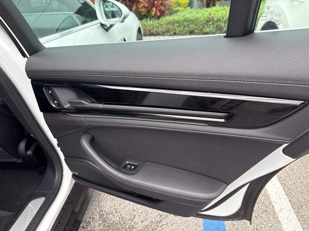 Certified 2025 Porsche Panamera RWD image 26