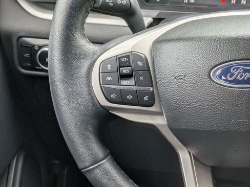 Used 2023 Ford Explorer XLT w/ Equipment Group 202A AWD/4WD image 13