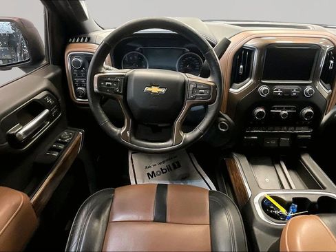 Used 2019 Chevrolet Silverado 1500 High Country w/ High Country Premium Package AWD/4WD image 10