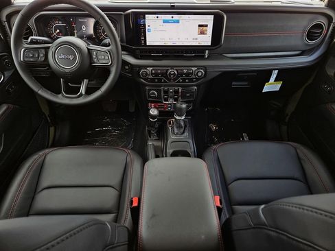 New 2025 Jeep Gladiator Rubicon image 24
