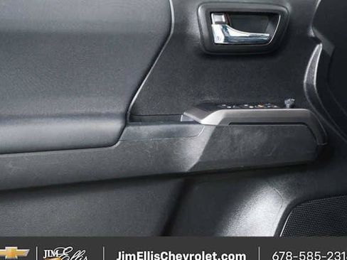 Used 2022 Toyota Tacoma TRD Sport w/ Technology Package AWD/4WD image 6