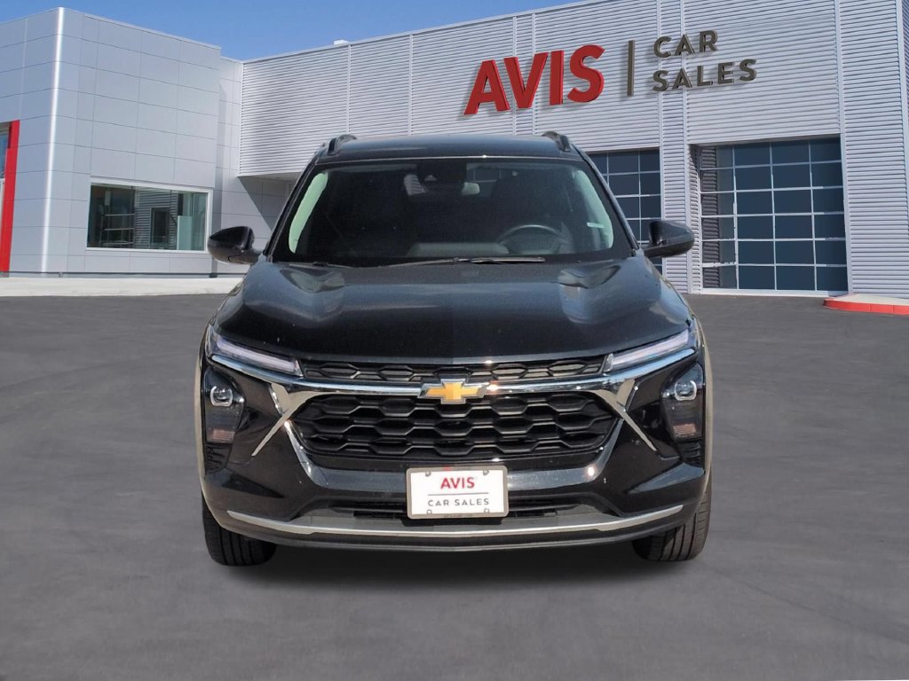 Used 2025 Chevrolet Trax LT w/ LT Convenience Package FWD image 2