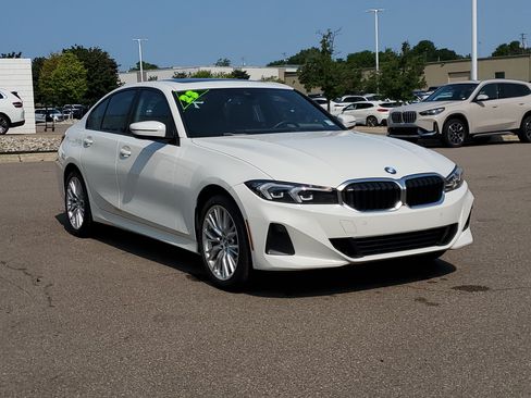Used 2023 BMW 330i xDrive Sedan w/ Driving Assistance Package AWD/4WD image 7