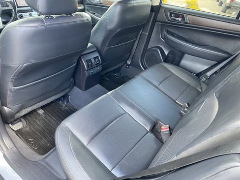 Used 2016 Subaru Outback 3.6R Limited AWD/4WD image 19