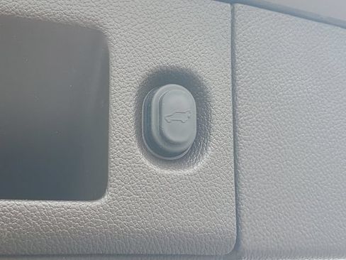 Certified 2016 GMC Yukon Denali RWD image 8