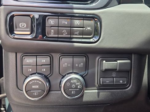 New 2026 GMC Yukon XL AT4 Ultimate AWD/4WD image 26