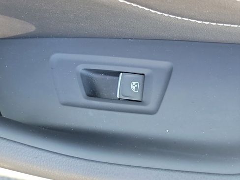 Certified 2023 Volkswagen Arteon SE image 9